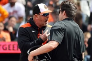 Orioles limp home to face rival Yankees