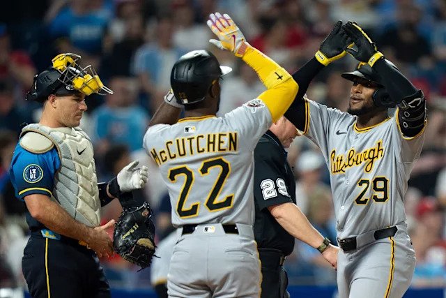 Bryce Harper hits milestone as Phillies rally past Pirates