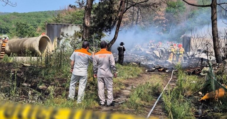 South Korean navy says patrol aircraft carrying four people crashed