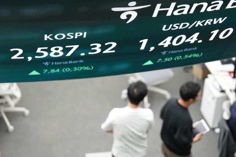 World stocks mostly gain, helped by hopes for progress in China-US trade talks