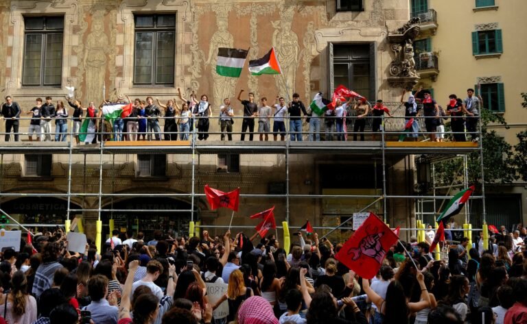 Shops, restaurants vandalized in many cities to protest Israel’s flotilla interception