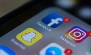 Australian teenagers ask High Court to block social media ban