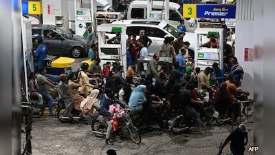 Pakistan Raises Petrol Prices Amid US-Iran War, Triggering Economic Concerns